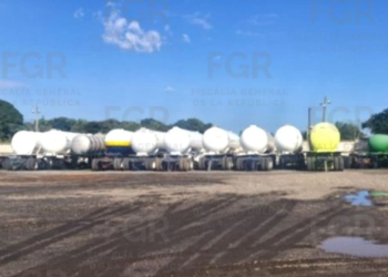 Fueron decomisados más de 82 mil litros de hidrocarburo en Minatitlán que podría ser ilegal