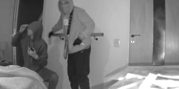 Roban en casa de abuela ‘influencer’ y la amenazan: “cállate porque te matamos” (VIDEO)