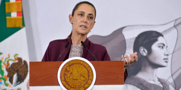 Sheinbaum comenta rumores sobre su supuesto traslado a un buque en medio de la narcoviolencia