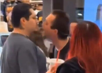 “Vamos, mexicano, pelea”: Se mete con un latino en un centro comercial de EE.UU. y esto le pasa