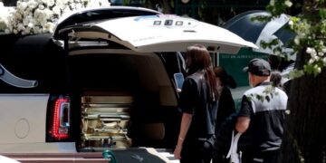 Fue enterrado en atáud dorado de oro “El Mencho” en cementerio de Jalisco