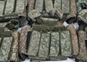Incautan taller de fabricación de uniformes falsos de las Fuerzas Armadas en Ecatepec, Edomex