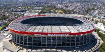 Muere aficionado al caer desde los palcos en el Estadio Banorte antes del partido México vs Portugal