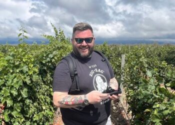 ‘Influencer’ muere junto a su padre y esposa al intentar rescatar a una persona