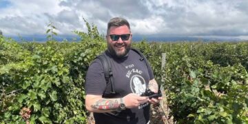 ‘Influencer’ muere junto a su padre y esposa al intentar rescatar a una persona