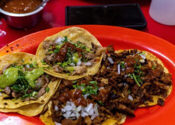 Turista demanda a taquería por salsa “demasiado picante”, y este es el desenlace