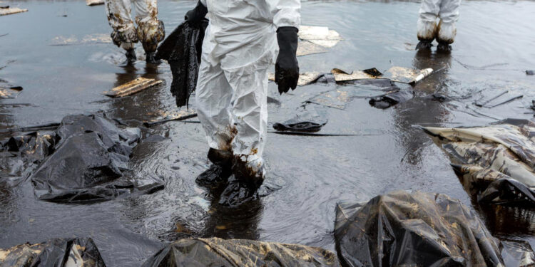 Pemex reporta nuevo derrame en pozo ubicado en Minatitlán, Veracruz