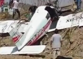 3 personas mueren al caer una avioneta en Huejotzingo, Puebla