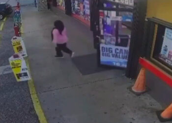 Trump publica espantoso video de inmigrante asesinando a una mujer