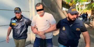 Argentina detiene a exmarino mexicano ligado a red de huachicol; será extraditado
