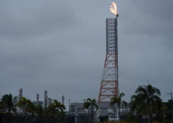 Pemex minimiza última explosión en la Refinería en Dos Bocas al afirmar que esta opera con normalidad