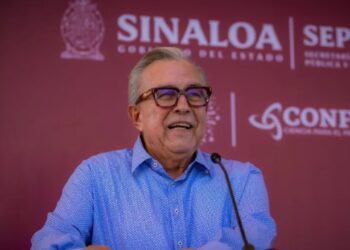 UIF ordena bloquear cuentas bancarias de Rubén Rocha Moya, sus hijos y el senador Enrique Inzunza