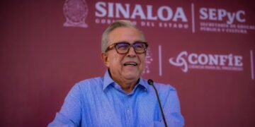 UIF ordena bloquear cuentas bancarias de Rubén Rocha Moya, sus hijos y el senador Enrique Inzunza