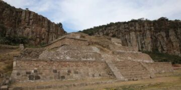 Hallan una misteriosa ofrenda con 10 cráneos en una zona arqueológica de México