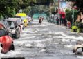 Ruptura de tubería de 36 pulgadas deja miles de litros de agua desperdiciados en Iztapalapa