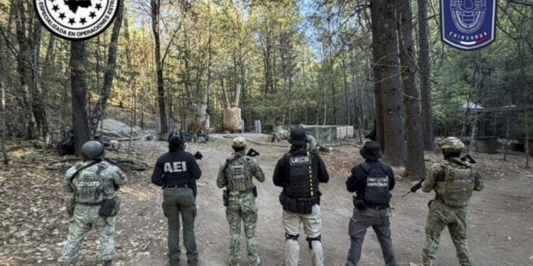 FGR asegura narcolaboratorio en Chihuahua con más de 55 mil litros de precursores y casi 2 mil litros de metanfetamina