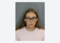 Arrestan a profesora por mantener relaciones sexuales con un estudiante