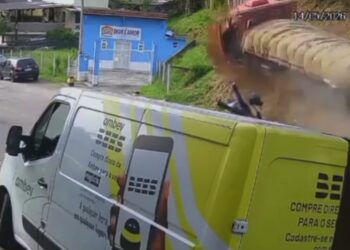 Camión sin frenos provoca una tragedia en Brasil (VIDEO)