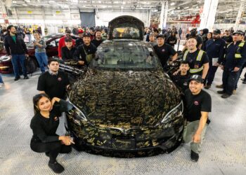 Tesla despide para siempre a dos de sus coches más emblemáticos