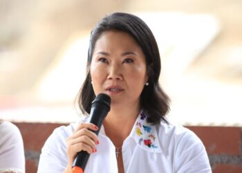 Keiko Fujimori se va de Perú por una “promesa” familiar