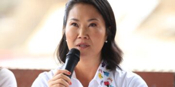 Keiko Fujimori se va de Perú por una “promesa” familiar