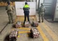 Semar detiene a cinco ecuatorianos y asegura 137 kilos de cocaína en Lázaro Cárdenas
