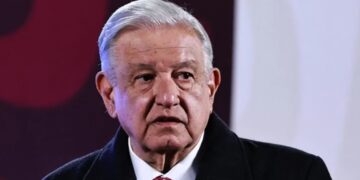 Introducen denuncia contra López Obrador ante la CPI por presuntos crímenes de lesa humanidad