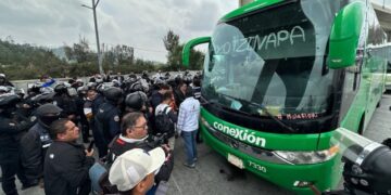 Denuncian campaña de desprestigio del gobierno de Claudia Sheinbaum contra normalistas de Ayotzinapa