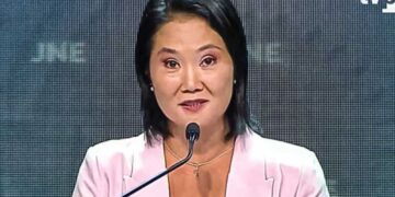 Fujimori amplía su mínima ventaja en el tramo final del escrutinio del balotaje en Perú