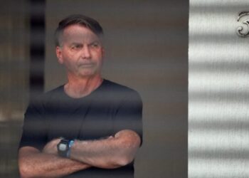 Bolsonaro será interrogado por una pistola hallada durante un control policial