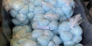 DEA solicita investigación interna por permitir que cientos de miles de pastillas de fentanilo llegaran a Nuevo México