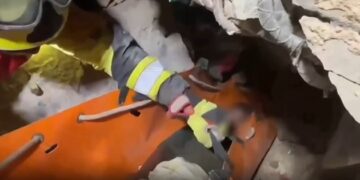 Ejército mexicano rescata con vida a un niño de 11 años atrapado más de 72 horas bajo los escombros en Venezuela
