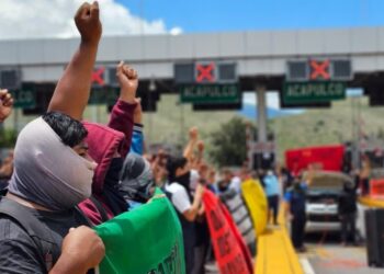 Padres de los 43 se movilizaron a la CDMX para comenzar jornada de lucha del 8 al 12 de junio: Afectará el Mundial 2026