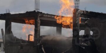 Bajo control incendio tras explosión de seis pipas de gas en Tepeaca