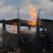 Bajo control incendio tras explosión de seis pipas de gas en Tepeaca