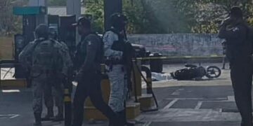 Niña de 14 años y su tío mueren atrapados en medio de un enfrentamiento armado en Escuinapa, Sinaloa