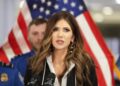 La ex ‘cazamigrantes’ de Trump se divorcia tras revelación de que su esposo se vestía de mujer