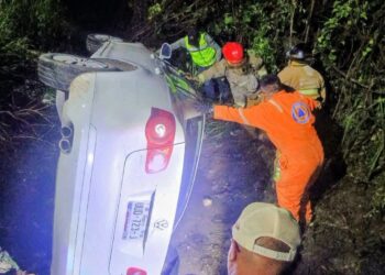 Volcadura aparatosa en carretera Escárcega–Champotón deja una persona desaparecida