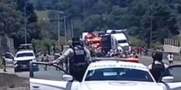 Despliegue de fuerzas federales y estatales en Esperanza, Puebla, por presunto robo de carga