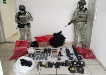 Ejército Mexicano detiene a presunto criminal y asegura arsenal de alto calibre en Nayarit