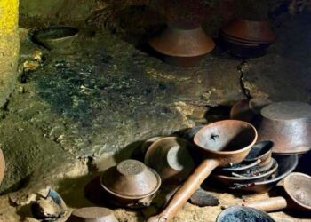 Descubren 179 piezas arqueológicas de más de mil años de antigüedad en una cueva de Cintalapa