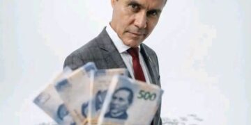 Cuestionan patrimonio de Carlos Ulloa, director de Birmex, tras reporte de compras inmobiliarias por 22 MDP