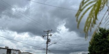 Se oscurece el cielo en Ciudad Obregón por la aproximación del ciclón Polo