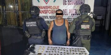Detienen a presunto integrante del Cártel de Sinaloa con fusil de asalto y drogas en el tramo Yajalón-Chilón