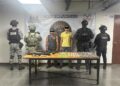 Detienen a dos presuntos integrantes del Cártel de Chiapas y Guatemala con fusiles de asalto y droga en Jiquipilas