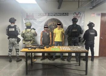 Detienen a dos presuntos integrantes del Cártel de Chiapas y Guatemala con fusiles de asalto y droga en Jiquipilas