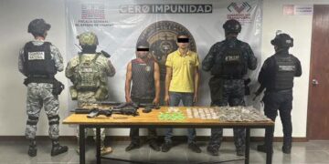 Detienen a dos presuntos integrantes del Cártel de Chiapas y Guatemala con fusiles de asalto y droga en Jiquipilas