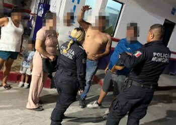 Fuerte riña en gasolinera de Saltillo deja lesionados y daños a un tractocamión y tienda de conveniencia