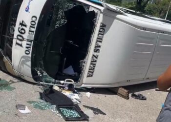 Volcadura de colectivo de la Ruta 49 deja al menos 10 lesionados en Tuxtla Gutiérrez