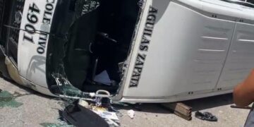 Volcadura de colectivo de la Ruta 49 deja al menos 10 lesionados en Tuxtla Gutiérrez